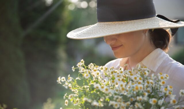 girl, hat, daisy, flowers, woman, fashion, smile, summer, nature, flower background, flower wallpaper, portrait, beautiful flowers, chamomile people, sun, happiness, young woman, self-portrait