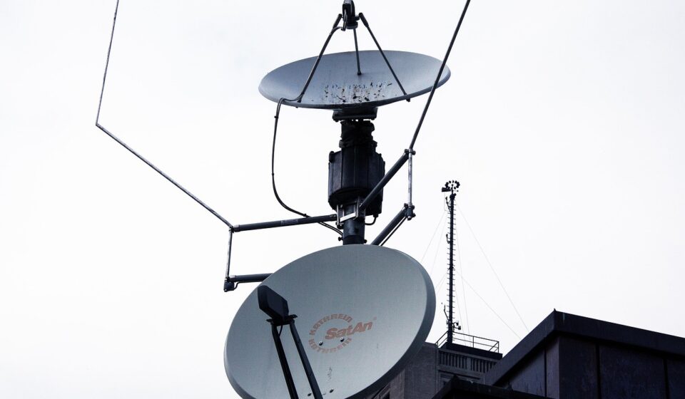 parabolic antennas, reception, satellite broadcasting, satellite tv, radio, watch tv, tv, antenna, tv antenna, roof antenna, home antenna, television programme, television reception, signals, metal mast, astra satellites, parabolic mirror, head of reception, horn antenna, satellite tv, satellite tv, satellite tv, satellite tv, satellite tv, antenna, tv antenna, tv antenna, tv antenna